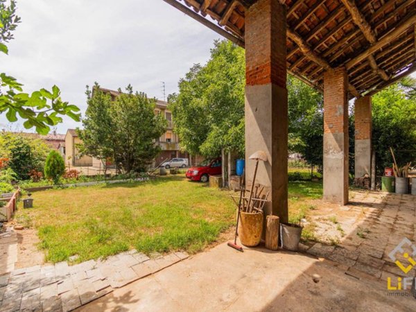 casa indipendente in vendita a Casalvolone
