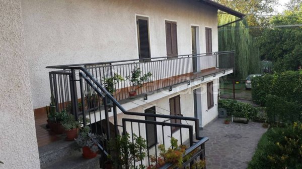 appartamento in vendita a Castelletto sopra Ticino in zona Valloni