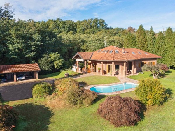 casa indipendente in vendita a Castelletto sopra Ticino in zona Glisente