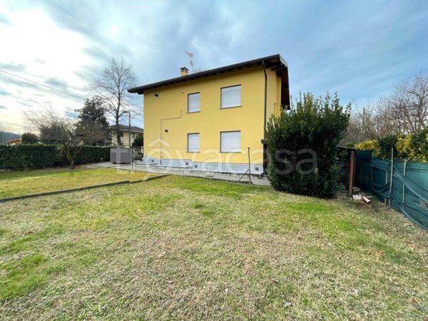 casa indipendente in vendita a Castelletto sopra Ticino