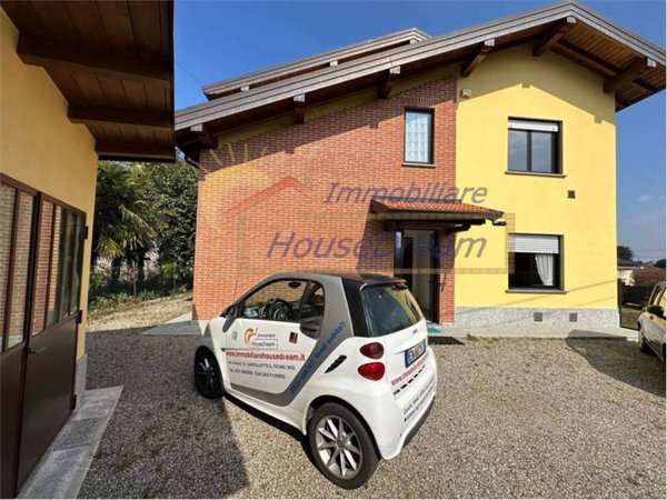 casa indipendente in vendita a Castelletto sopra Ticino