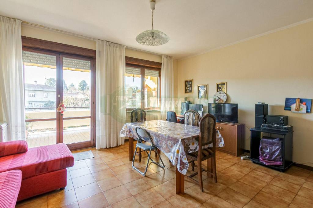 appartamento in vendita a Castelletto sopra Ticino