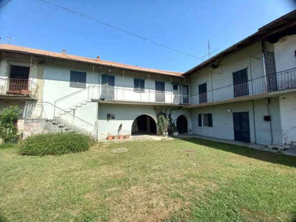 casa indipendente in vendita a Castelletto sopra Ticino