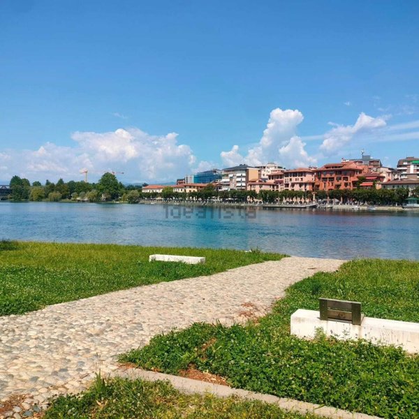 appartamento in vendita a Castelletto sopra Ticino