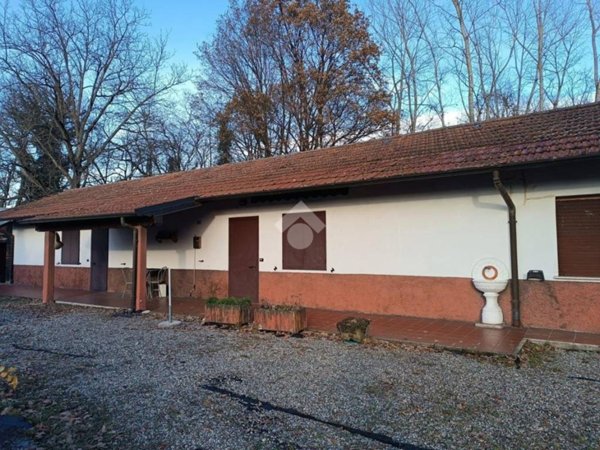 casa indipendente in vendita a Castelletto sopra Ticino