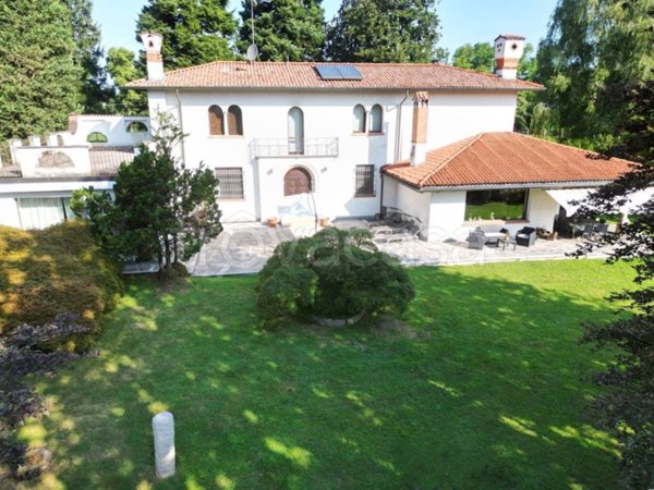 casa indipendente in vendita a Castelletto sopra Ticino