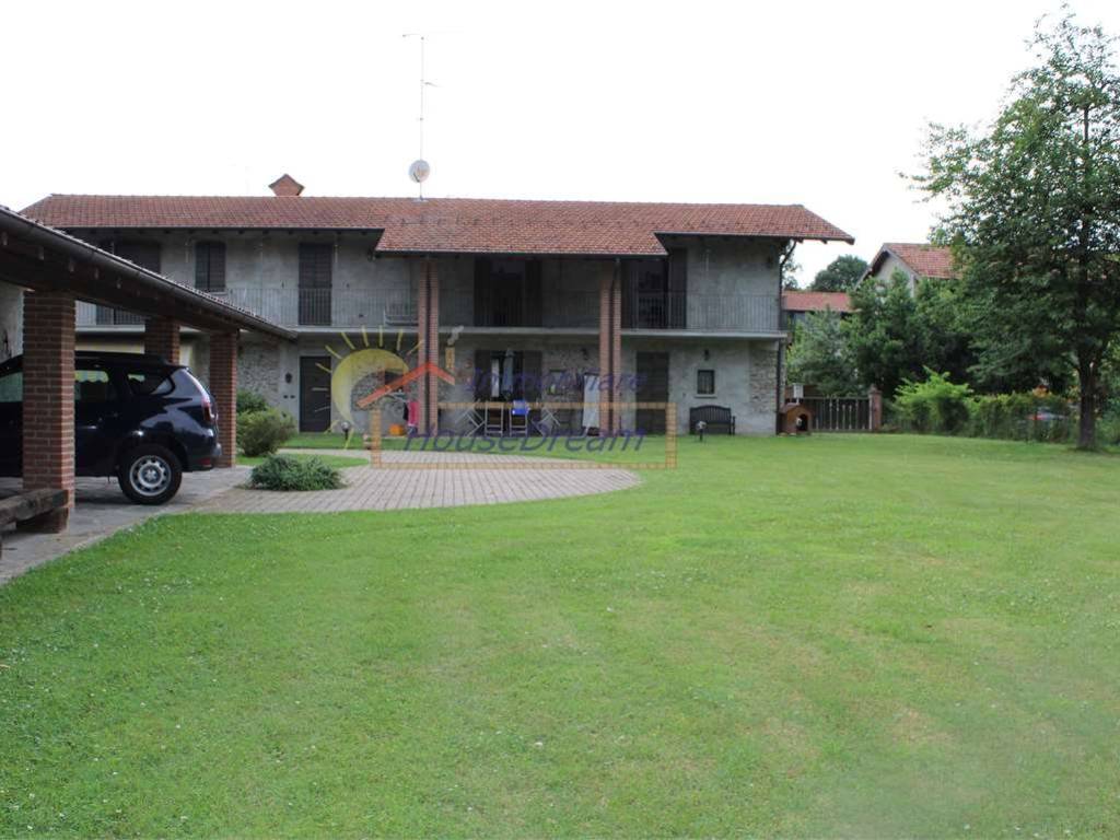 casa indipendente in vendita a Castelletto sopra Ticino
