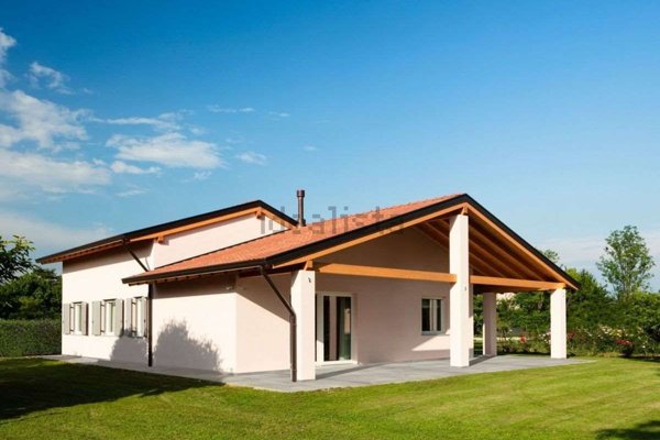casa indipendente in vendita a Castelletto sopra Ticino