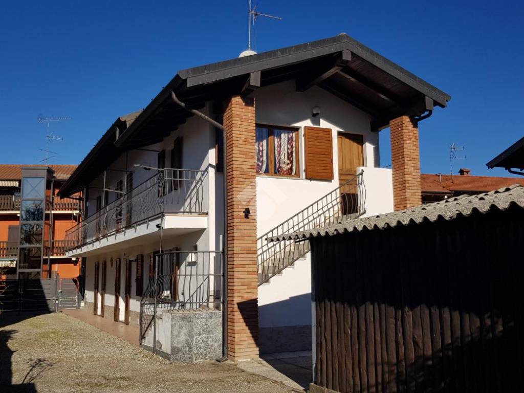casa indipendente in vendita a Castelletto sopra Ticino