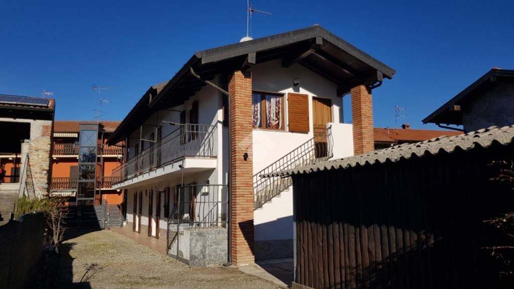 casa indipendente in vendita a Castelletto sopra Ticino