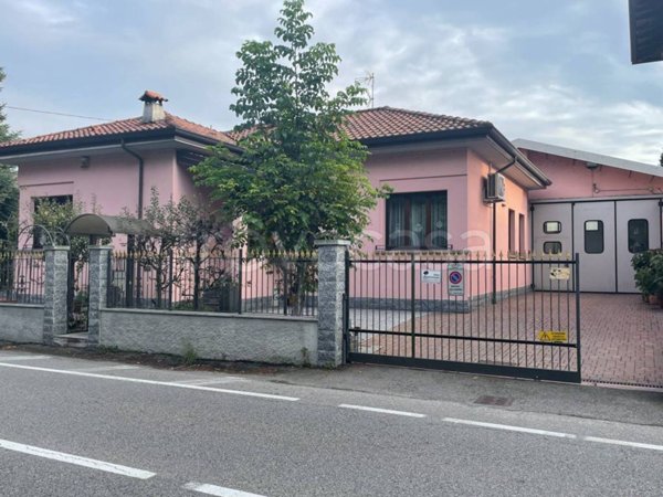 casa indipendente in vendita a Castelletto sopra Ticino