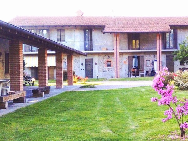 casa indipendente in vendita a Castelletto sopra Ticino