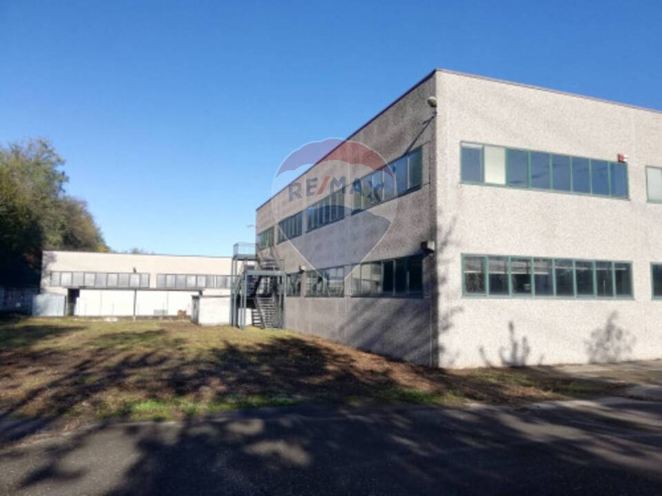 capannone in vendita a Castelletto sopra Ticino
