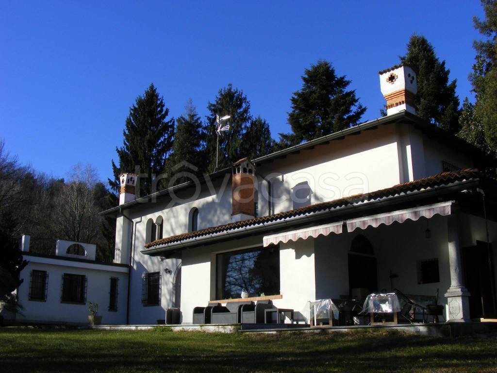 casa indipendente in vendita a Castelletto sopra Ticino