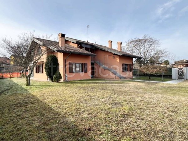 casa indipendente in vendita a Castelletto sopra Ticino in zona Beati
