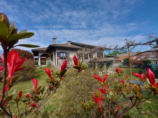 casa indipendente in vendita a Castelletto sopra Ticino