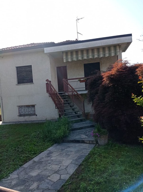 casa indipendente in vendita a Castelletto sopra Ticino