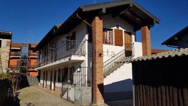 pentavano in vendita a Castelletto sopra Ticino