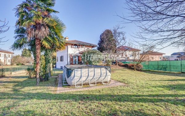 casa indipendente in vendita a Castelletto sopra Ticino