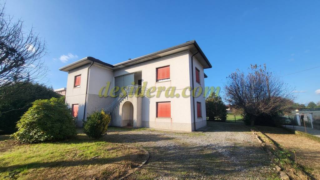 casa indipendente in vendita a Castelletto sopra Ticino