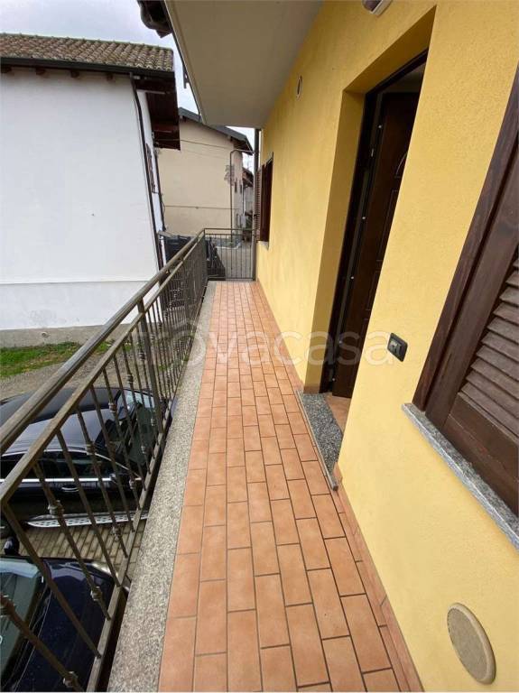 appartamento in vendita a Castelletto sopra Ticino in zona Aronco