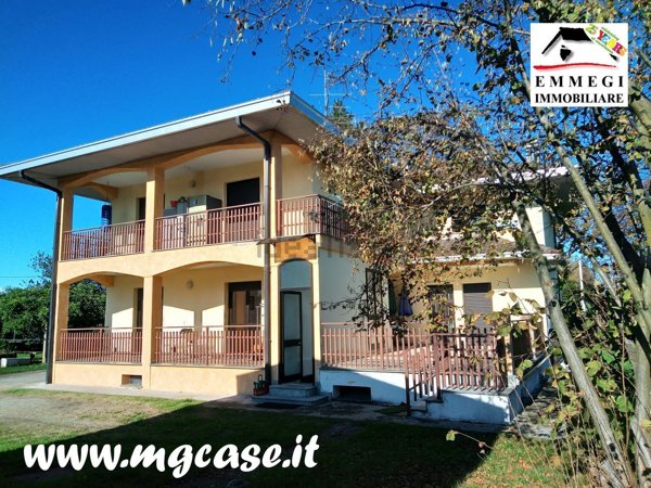 casa indipendente in vendita a Castelletto sopra Ticino