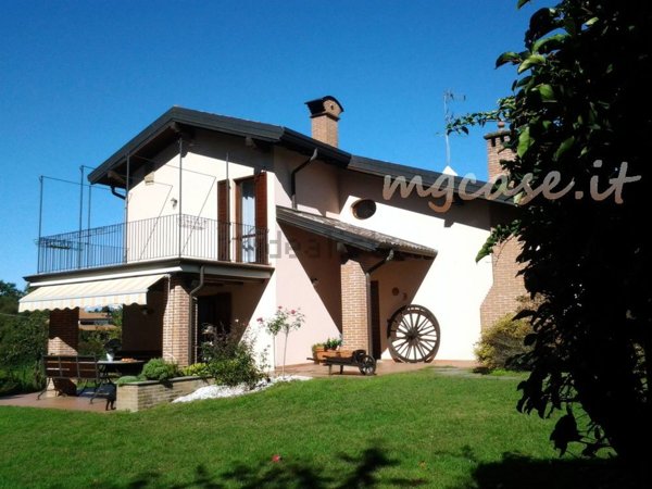 casa indipendente in vendita a Castelletto sopra Ticino