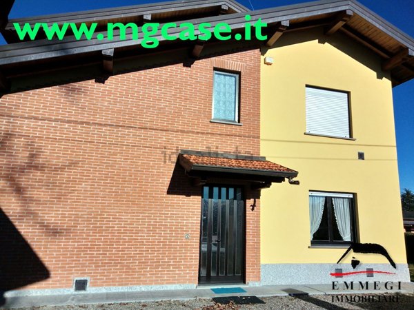 casa indipendente in vendita a Castelletto sopra Ticino