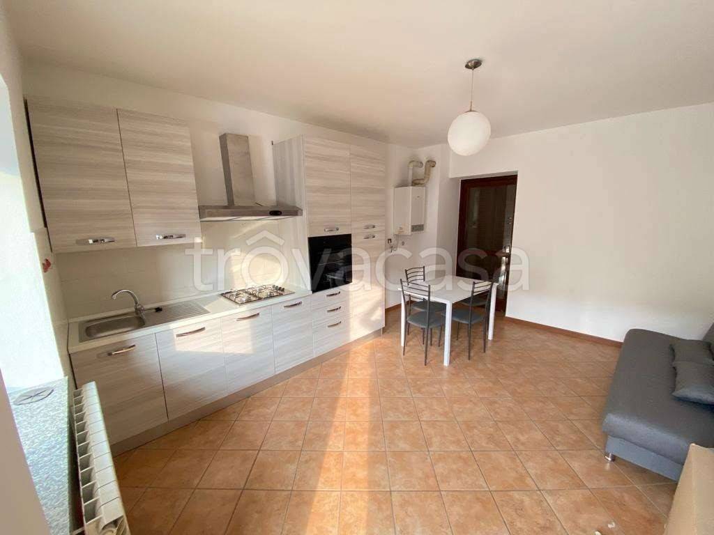 appartamento in vendita a Castelletto sopra Ticino in zona Aronco