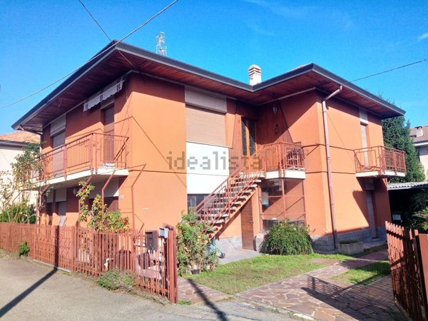 casa indipendente in vendita a Castelletto sopra Ticino