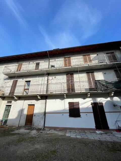 appartamento in vendita a Castelletto sopra Ticino