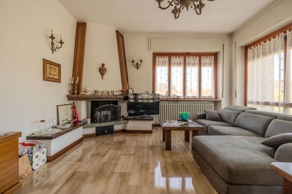 casa indipendente in vendita a Castelletto sopra Ticino