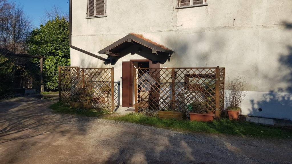 casa semindipendente in vendita a Castelletto sopra Ticino