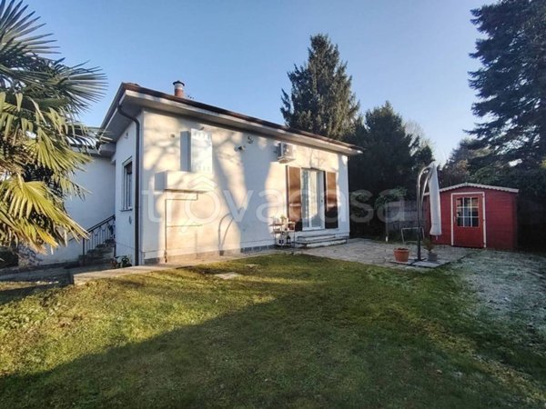 casa indipendente in vendita a Castelletto sopra Ticino