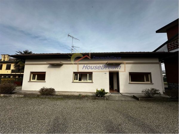 casa indipendente in vendita a Castelletto sopra Ticino
