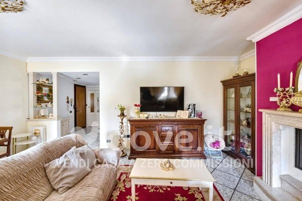 casa indipendente in vendita a Castelletto sopra Ticino