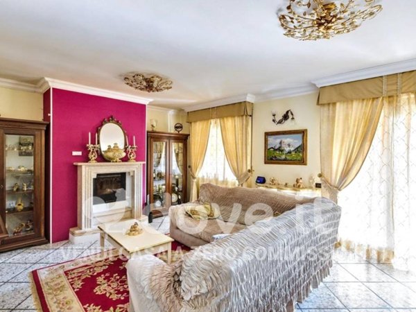 casa indipendente in vendita a Castelletto sopra Ticino
