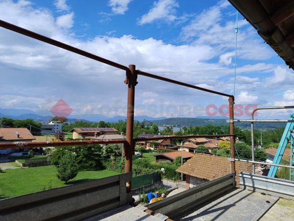 appartamento in vendita a Castelletto sopra Ticino in zona Glisente