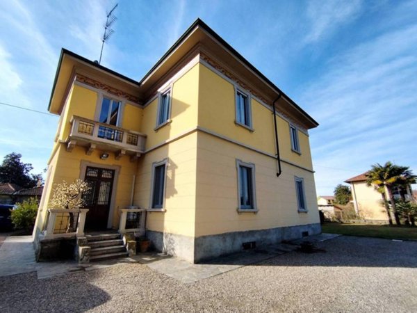 casa indipendente in vendita a Castelletto sopra Ticino