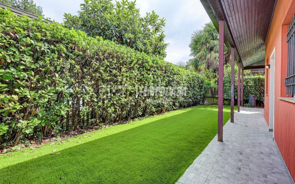 casa indipendente in vendita a Castelletto sopra Ticino