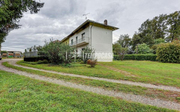 casa indipendente in vendita a Castelletto sopra Ticino