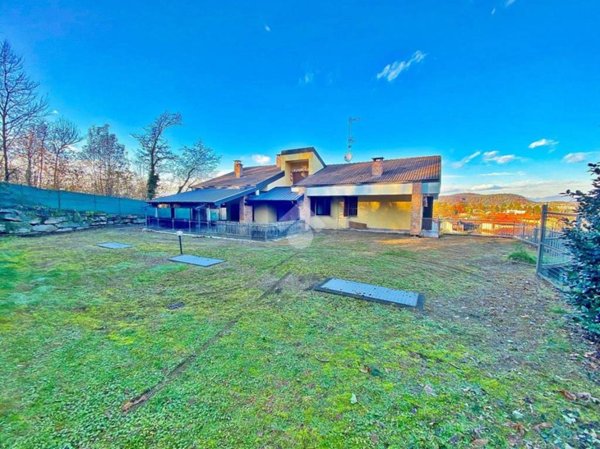 casa indipendente in vendita a Castelletto sopra Ticino in zona Beati