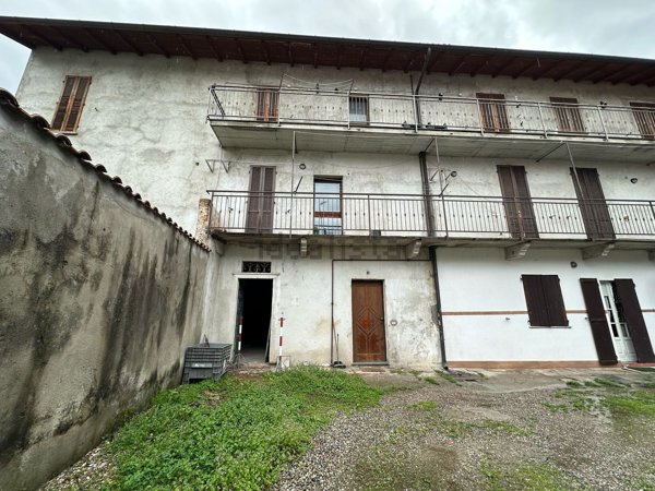 appartamento in vendita a Castelletto sopra Ticino