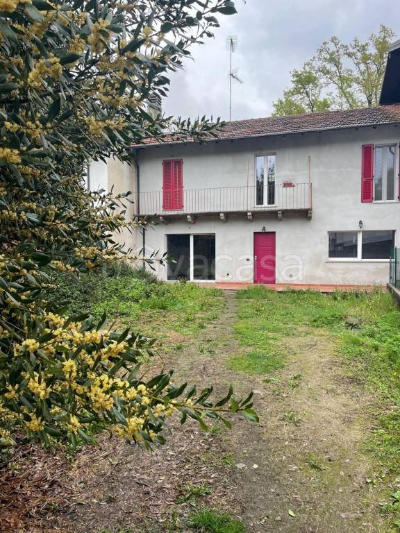 casa indipendente in vendita a Castelletto sopra Ticino