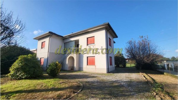 casa indipendente in vendita a Castelletto sopra Ticino