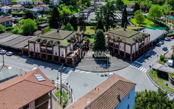 locale commerciale in vendita a Castelletto sopra Ticino