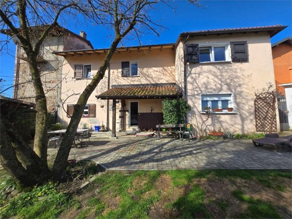 casa indipendente in vendita a Castelletto sopra Ticino