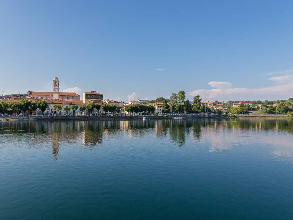 casa indipendente in vendita a Castelletto sopra Ticino