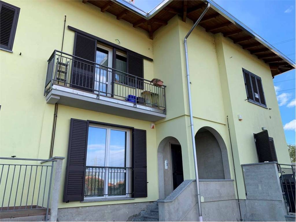 appartamento in vendita a Castelletto sopra Ticino