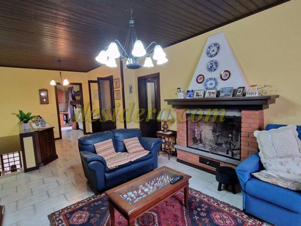 casa indipendente in vendita a Castelletto sopra Ticino
